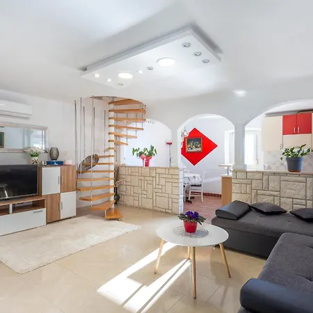 Cadjo With Pool - Happy Brtonigla