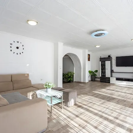 Cadjo With Private Pool - Happy Ferienhaus *