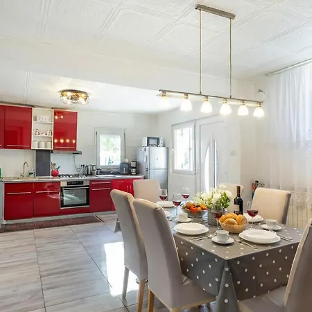 Cadjo With Private Pool - Happy Casa vacanze *