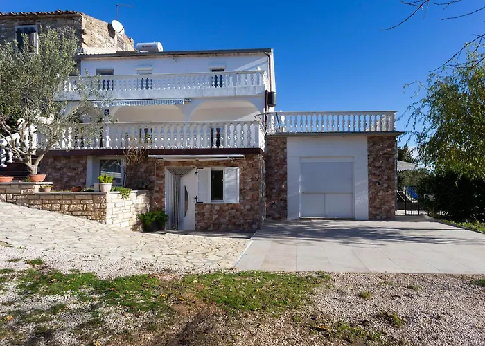 Vikendica Cadjo With Pool - Happy